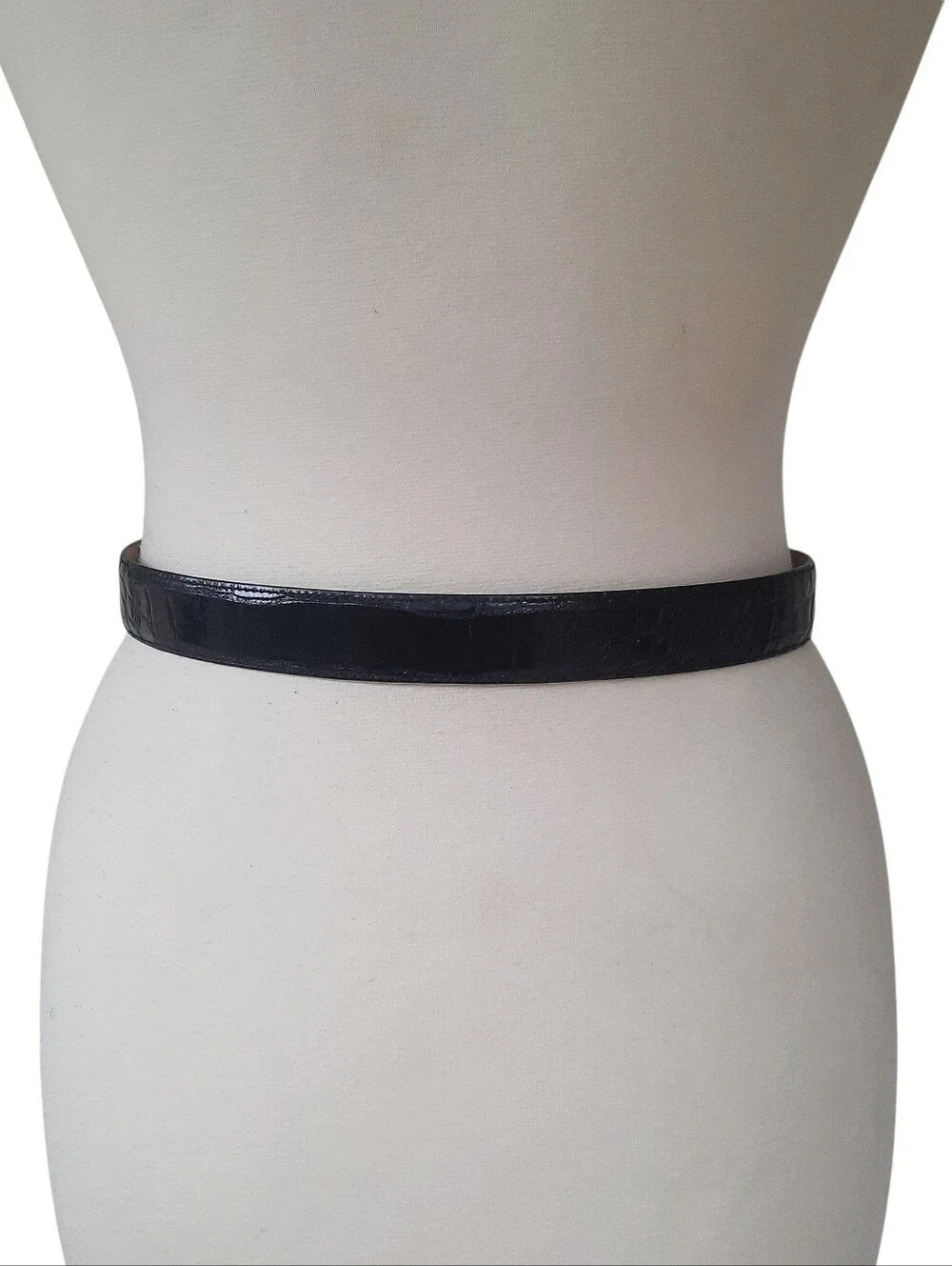 WCM X SAKS FIFTH AVENUE Black Genuine Alligator Belt w/Oval Covered Buckle Sz M
